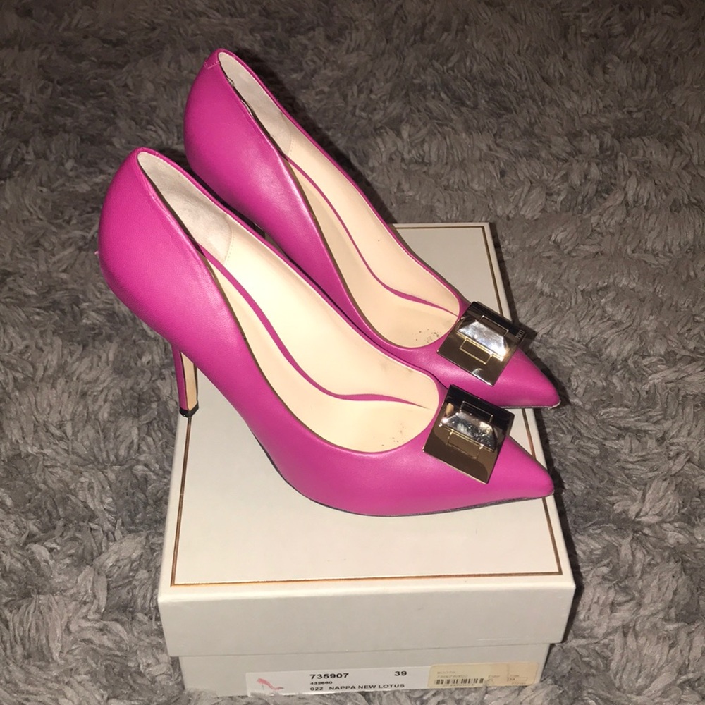 Emilio Pucci Lotus Heels Magenta w/ Gold Buckle 39 - Picture 2 of 8